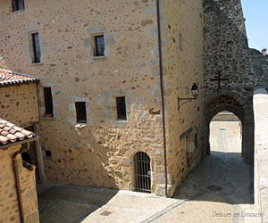 Ancienne porte à Brigueuil