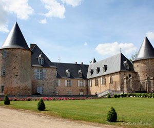 Cour intérieure du château de Rochebrune