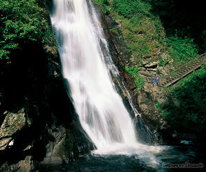 Une autre chute d'eau aux cascades de Gimel