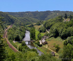 Vue sur la Vézère autour de Comborn