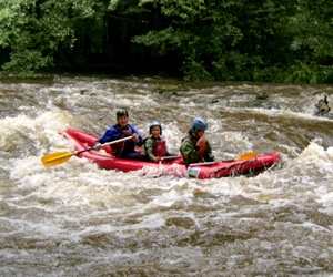 Pratique du canoë-kayak dans la Vézère