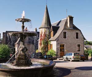 Fontaine au centre de Meymac