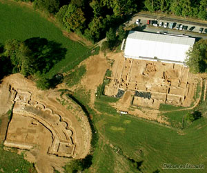 Vue aérienne du site de Tintignac en 2003