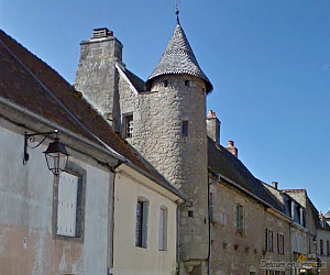 Maison avec tour poivrière